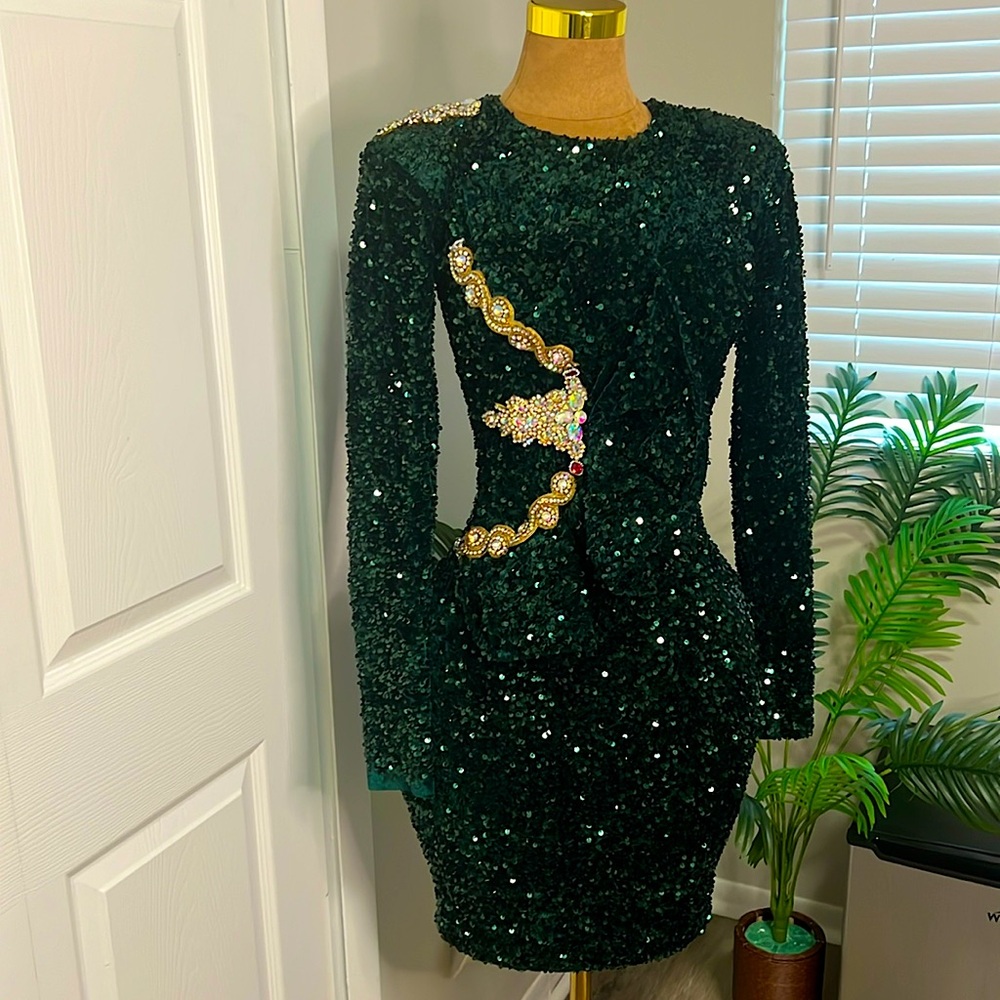 Green knee length sequin dress, great for an elegant look